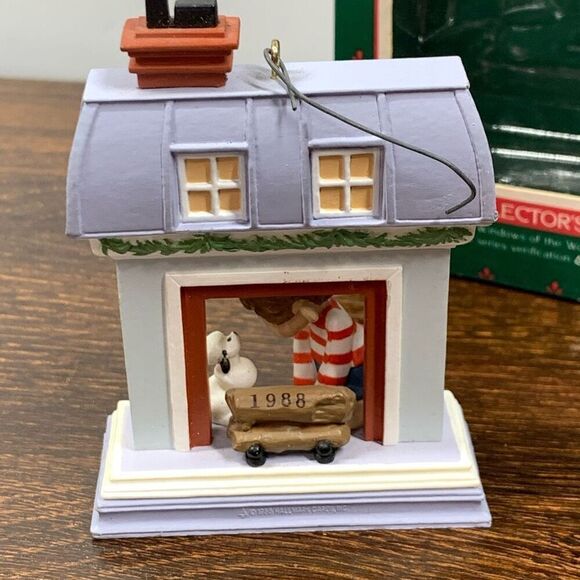 Hallmark windows of the world French 1988 ornament￼ - Picture 6 of 6